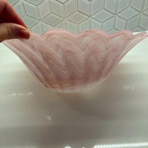 MURANO Lavorazione Arte Glass Bowl Pink Scalloped Edge Translucent Decorative - Picture 4 of 14